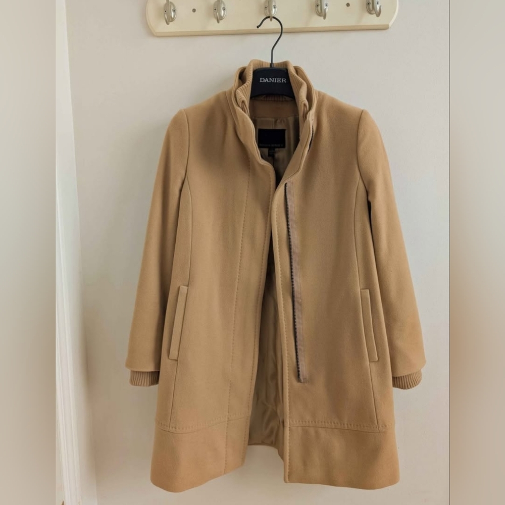Banana Republic Women's Tan Trench Coat